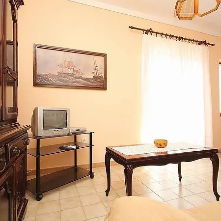 Apartament Sabina *